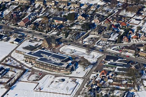 hollandluchtfoto luchtfoto gemeentehuis elburg