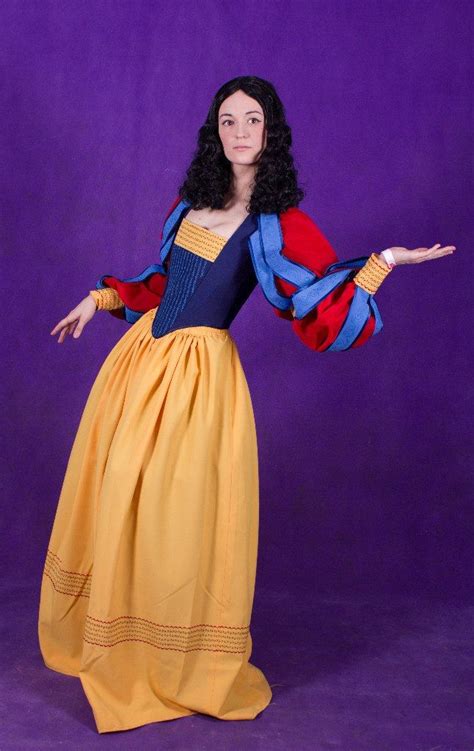 historically accurate snow white cosplay based on the claire hummel design 10 snow white