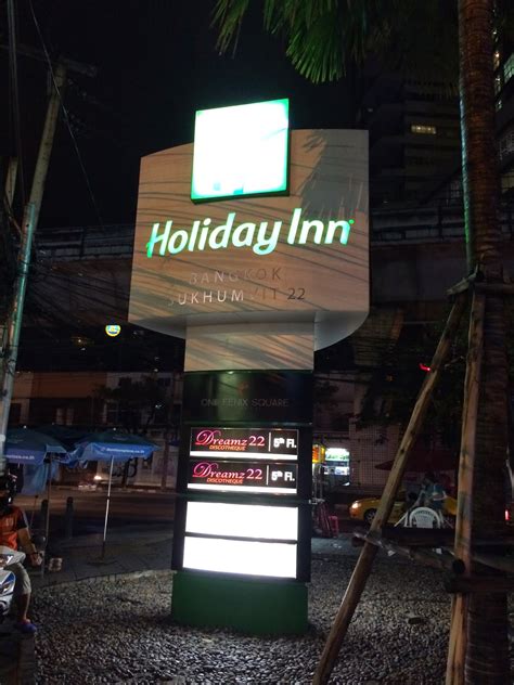 guest friendly hotels in thailand bangkok s holiday inn sukhumvit soi 22