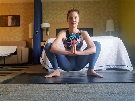 malasana yogi squat yoga pose   splits split yoga