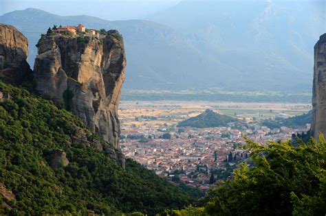 agia triada  meteora pictures greece  global geography