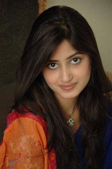 15 Pakistani Actresses With Most Attractive Eyes Style Pk
