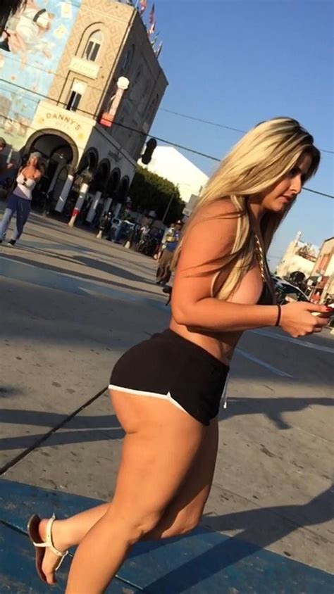 Creepshots Booty Of The Day