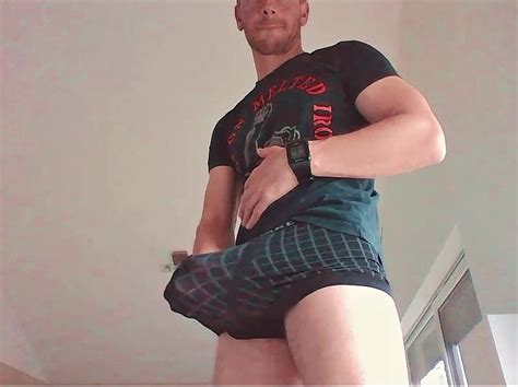 hot muscle ginger guy shows his hugh bulge in boxer no xhamster