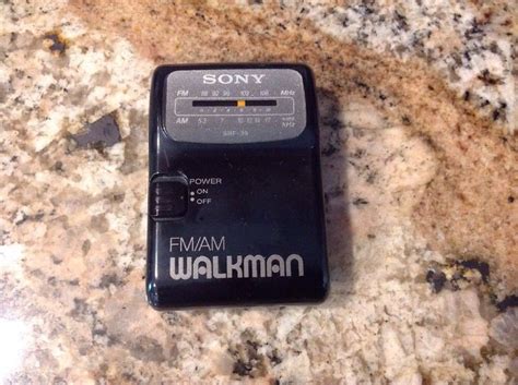 Vintage Sony Walkman Srf 39 Fm Am Stereo Receiver Radio