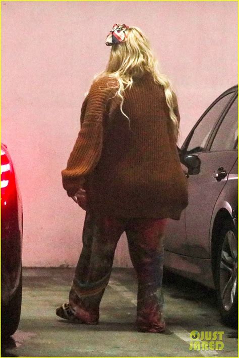 pregnant jessica simpson looks ready to give birth any day photo 4225351 eric johnson