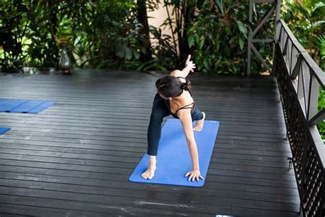 yoga deck hotel arenal springs