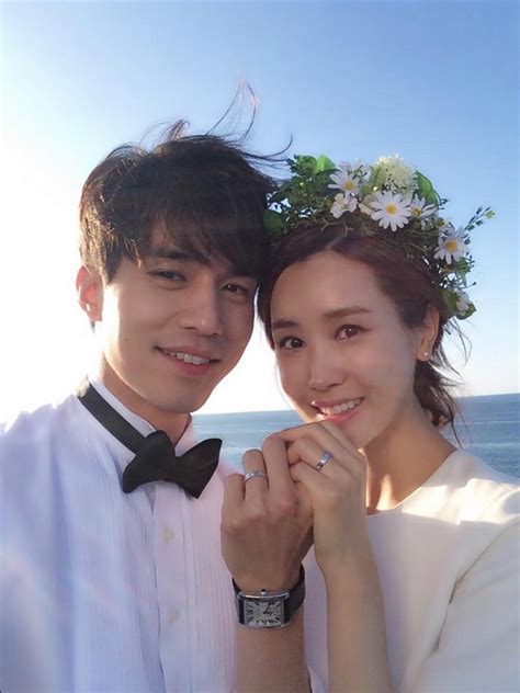 Lee Dong Wook And Lee Da Hae Pose For Their Last Few