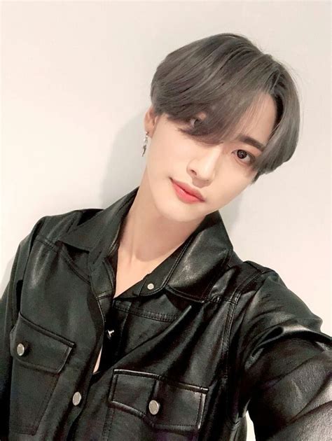 Seonghwa In 2021 Kpop Guys Instagram Pose Human Poses Reference