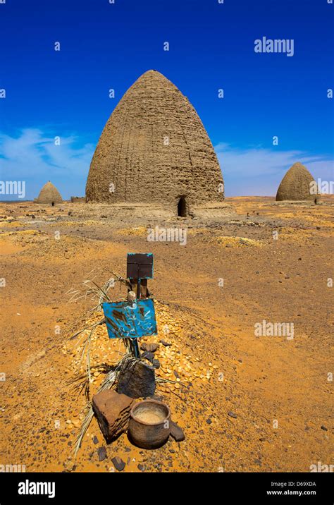 beehive tombs  dongola sudan stock photo alamy