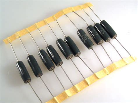 welwyn   wirewound vitreous enamel resistor rw  tol  pieces omc rich electronics