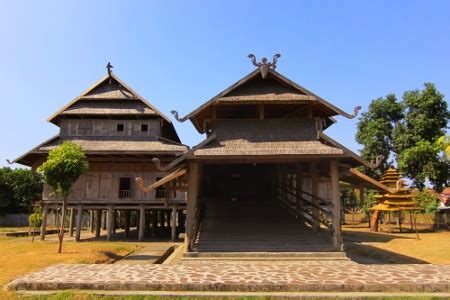 rumah adat nusa tenggara barat berbabagai rumah adat indonesia