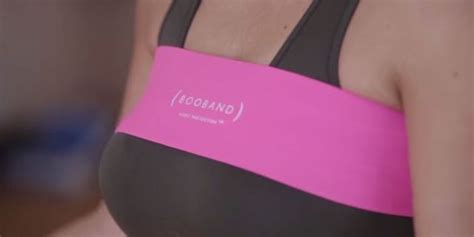 This Boob Band Stops Your Breasts Bouncing When You Exercise Booband