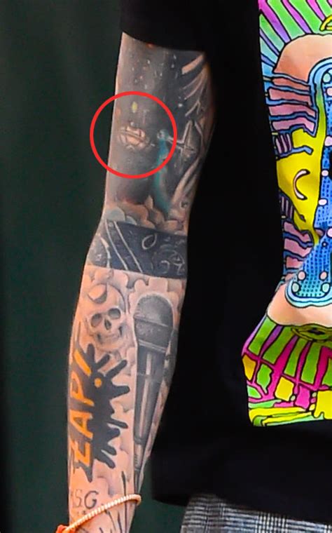 Zayn Perrie Tattoo Cover Up Zayn Malik Tattoos And Meanings From His