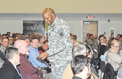 fort leonard wood commanding general hosts town hall article