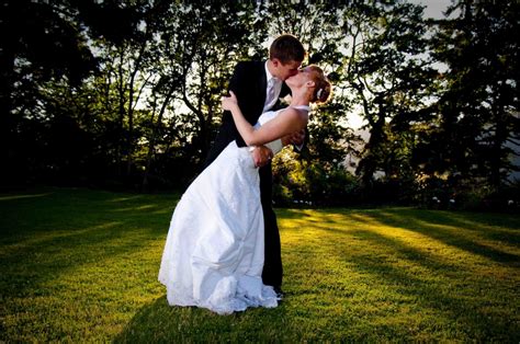 大人数の結婚式と少ない恋愛経験が結婚生活を成功させるカギ 米バージニア大学が新しい研究成果を発表 国際 クリスチャントゥデイ
