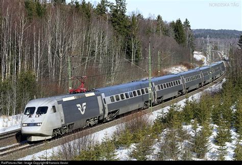 swedish high speed train statens jarnvagar   ralingsas sweden