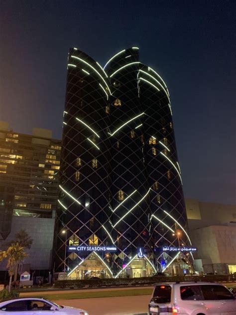 aussenansicht city seasons towers hotel dubai holidaycheck dubai