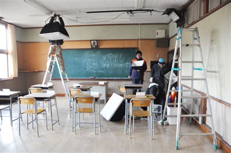 日本av砸重本 荒廢學校拍百人大戰七女優 即時新聞 20150706 蘋果日報