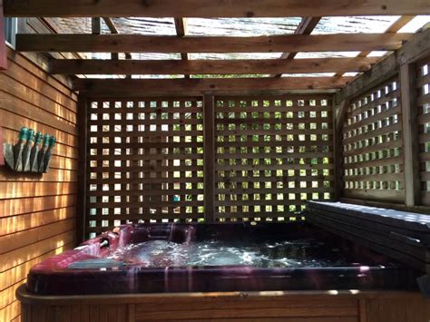 22 Hot Tub Privacy Ideas For Every Budget 2022