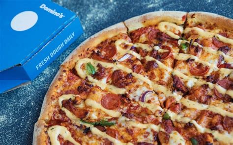 dominos  delivering  slices  pizza  feed  heroes hotpress