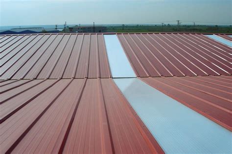 Le tegole trasparenti, sono le tegole fotovoltaiche, dotate di un dispositivo che consente di catturare l'energia solare e trasformarla in energia. Coperture Trasparenti | Sistemi per Coperture SC