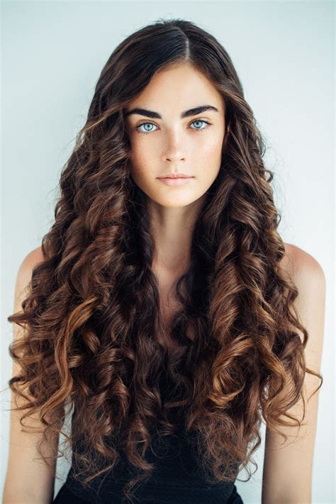 curly hairstyles     style trends