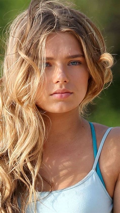 blonde and gorgeous indiana evans actress 720x1280