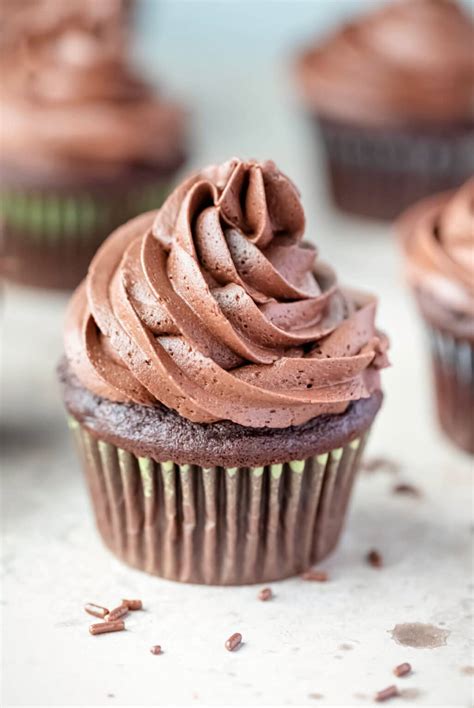 easy chocolate cupcake recipe  heart eating