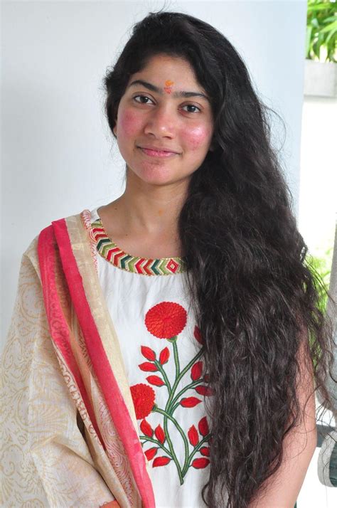South Indian Actress Sai Pallavi Long Hair In White Dress