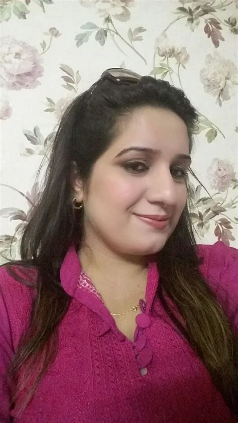 sexy house wife pakistani escort in dubai