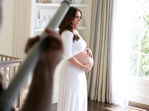 Jennifer Love Hewitt Pregnant How Does She Avoid Stretch Marks