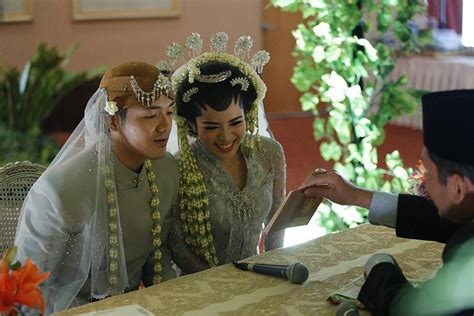 Inspirasi Pernikahan Adat Sunda Yang Cantik Yuk Intip Cerita Putri Dan
