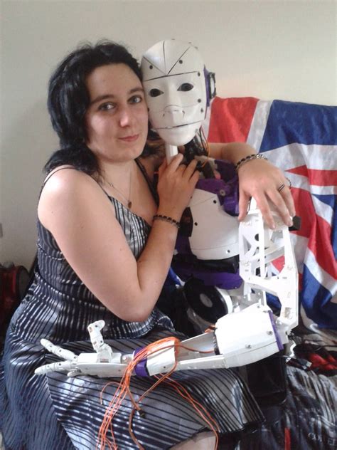 Woman Falls In Love With 3d Printed Robot Wants To Marry It