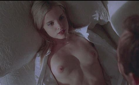 remembering mena suvari in the roses and more sexy cam girls