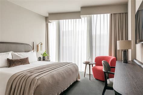 luxury hotel rooms london  stratford hotel
