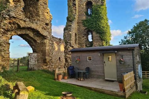 yorkshire places  stay  quirky airbnb retreats  yorkshire   couples getaway