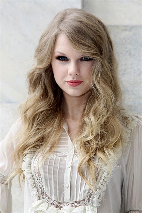 The Beauty Evolution Of Taylor Swift From Curly Haired