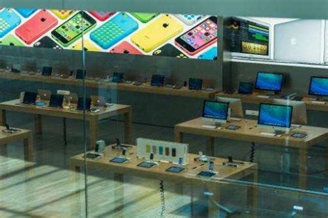 South America S First Apple Store Opens In Rio