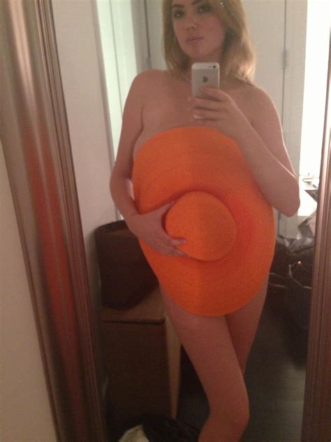 emily ratajkowski leaked nude selfies office girls wallpaper