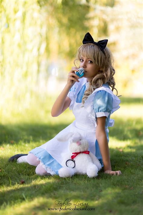 Alice In Wonderland Cosplay Alice In Wonderland Cosplay
