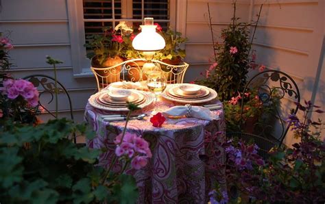 14 dekorasi meja romantis untuk dinner bareng pasangan sambut perayaan kasih sayang yang berkesan