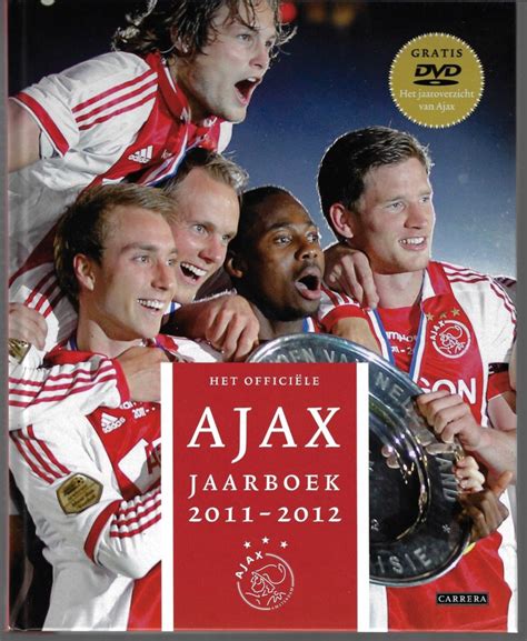het officiele ajax jaarboek   met kroniek van dag tot dag