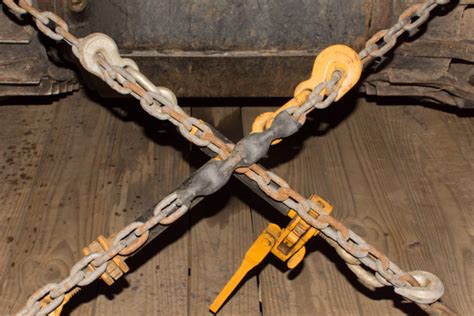 how to properly use tie downs to safely and legally secure cargo loads