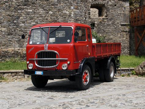 sfondi vecchio italia classico camion annata fiat antico camion vecchi tempi vecchio