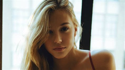Cara Download Movie Alexis Ren Women Model Blonde Face Wallpapers