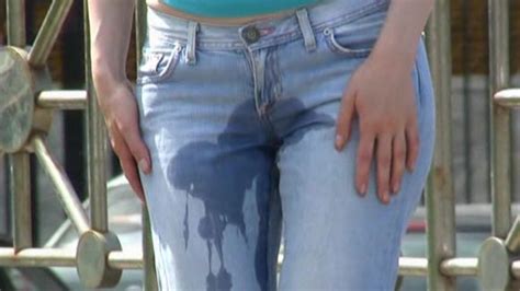 Wettings Girlfriend Wetting Her Jeans