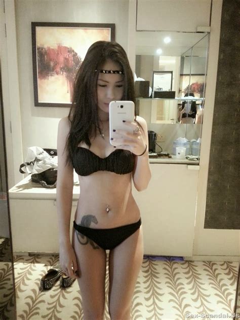 singaporean model kay kay lingerie wardrobe malfunction pussy slip photoshoot sexmenu