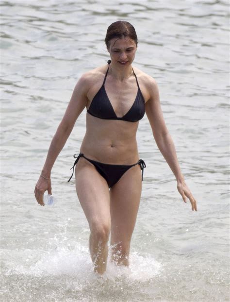 rachel weisz hits  beach   black bikini picture celebrities  vacation abc news