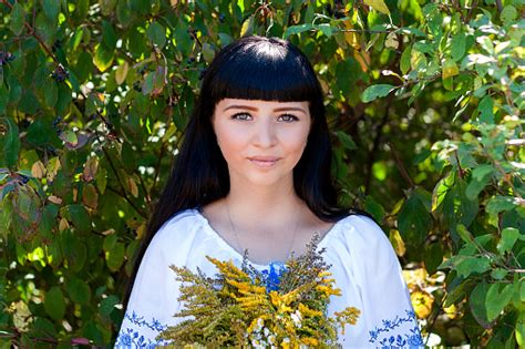 Kuvapankin Valokuva Otsikolla Kaunis Nuori Ukrainalainen Tyttö